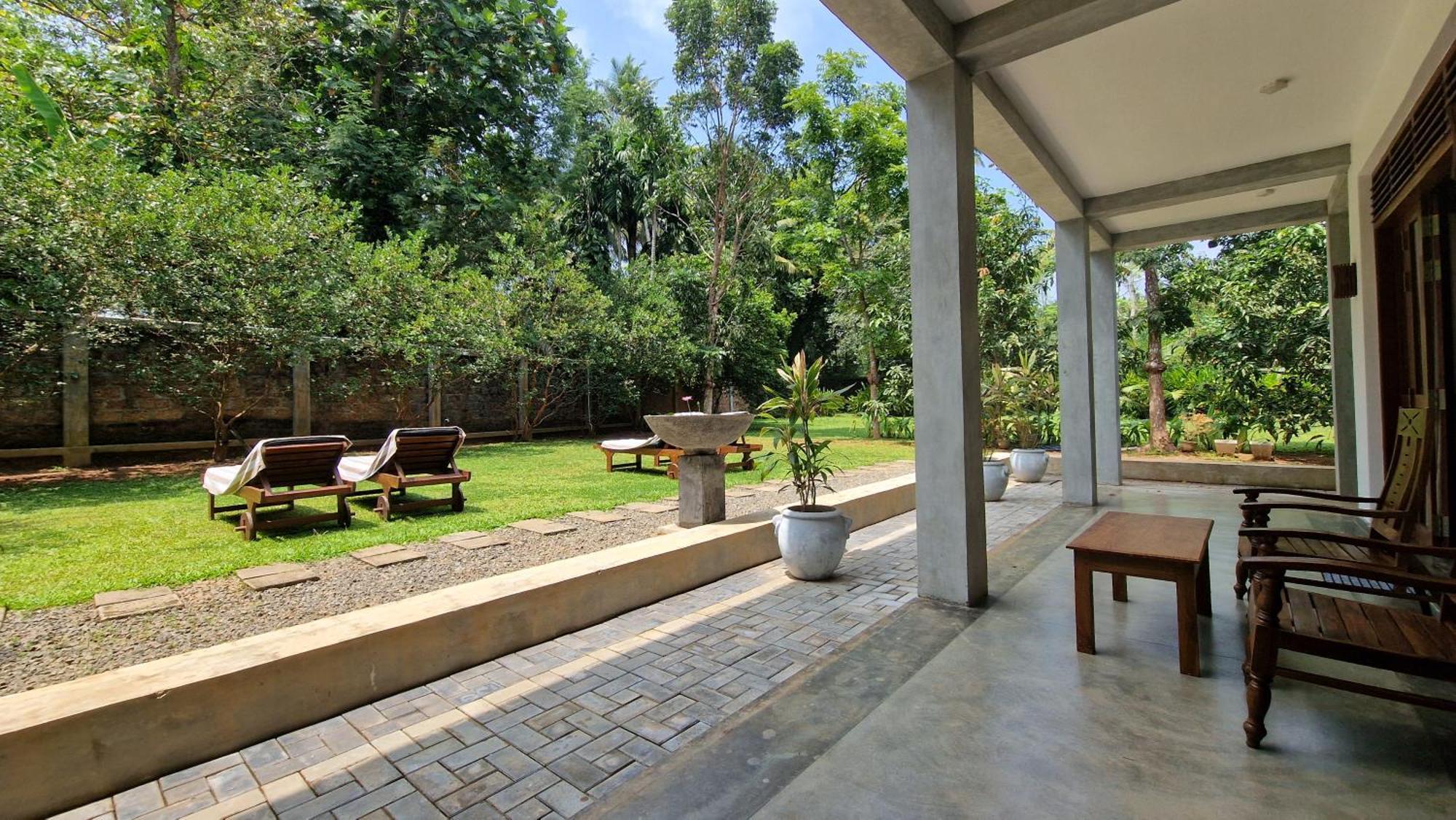 Villa Arana Bentota Exterior photo